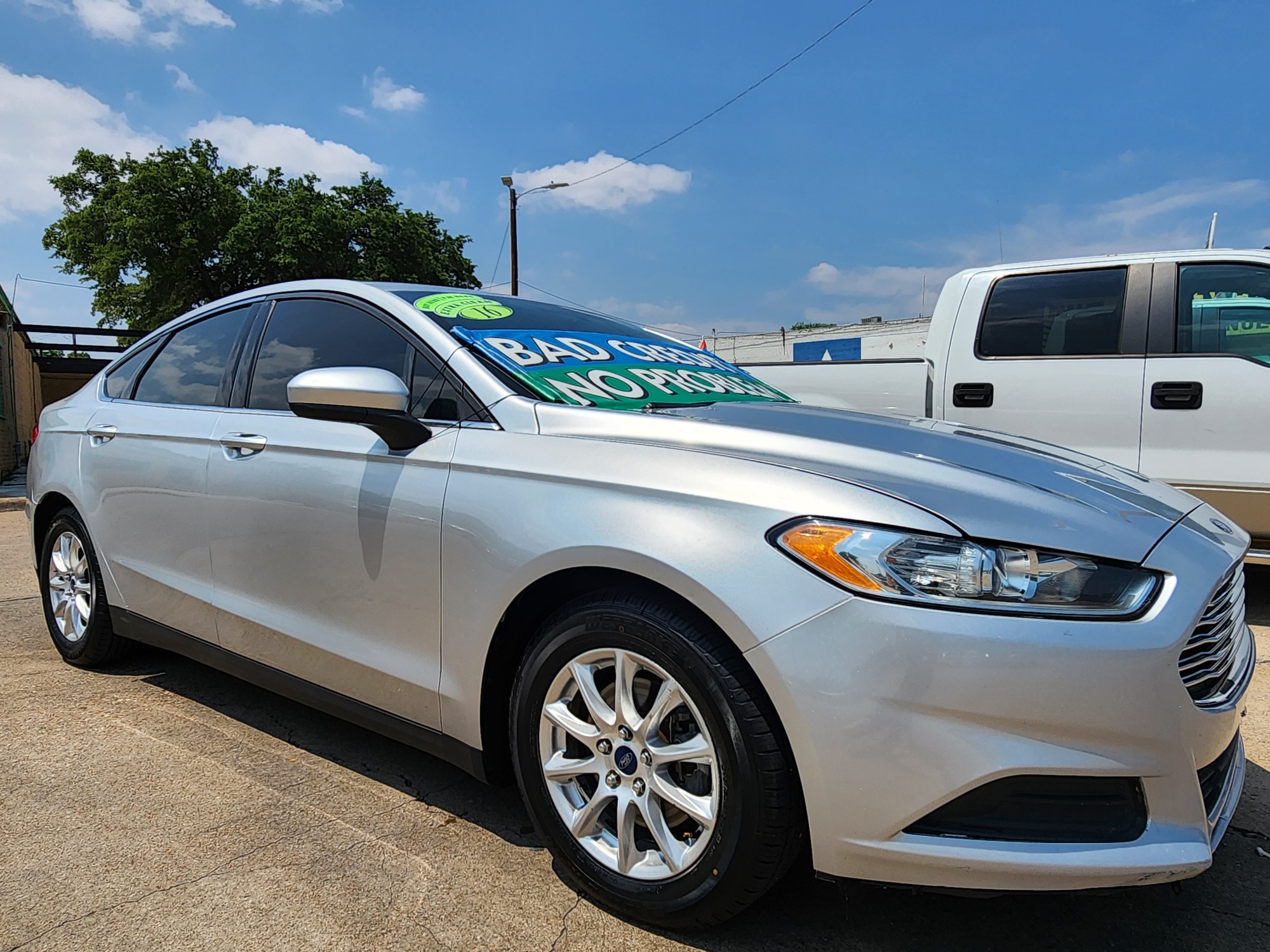 2016 SILVER /GRAY Ford Fusion (3FA6P0G70GR) , located at 2660 S.Garland Avenue, Garland, TX, 75041, (469) 298-3118, 32.885551, -96.655602 - CASH$$$$$ CAR! This is a 2016 FORD FUSION S SEDAN! SUPER CLEAN! BACK UP CAMERA! BLUETOOTH! Come in for a test drive today. We are open from 10am-7pm Monday-Saturday. Call or text us with any questions at 469-202-7468, or email us at dallasautos4less@gmail.com. - Photo #1